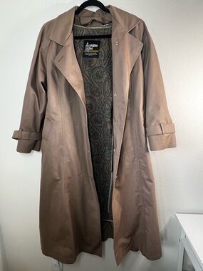 London Fog Tan Trench Coat Women’s w/ Zip Out Paisley Liner Belted Classic